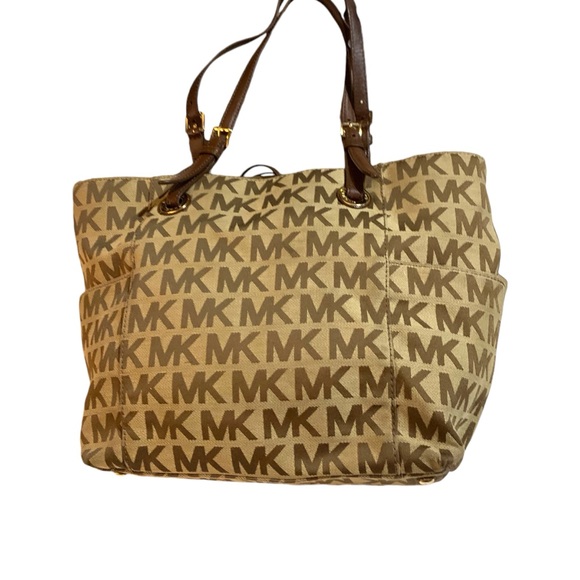 Michael Kors Tan Canvas multi pocket tote with leather trim - Picture 2 of 10